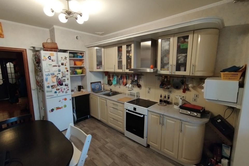 Продаётся 2-комнатная квартира, 81 м²