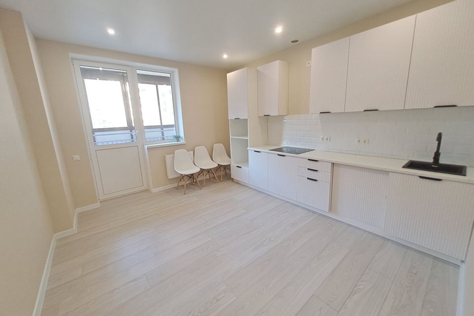 Продаётся 2-комнатная квартира, 63.8 м²