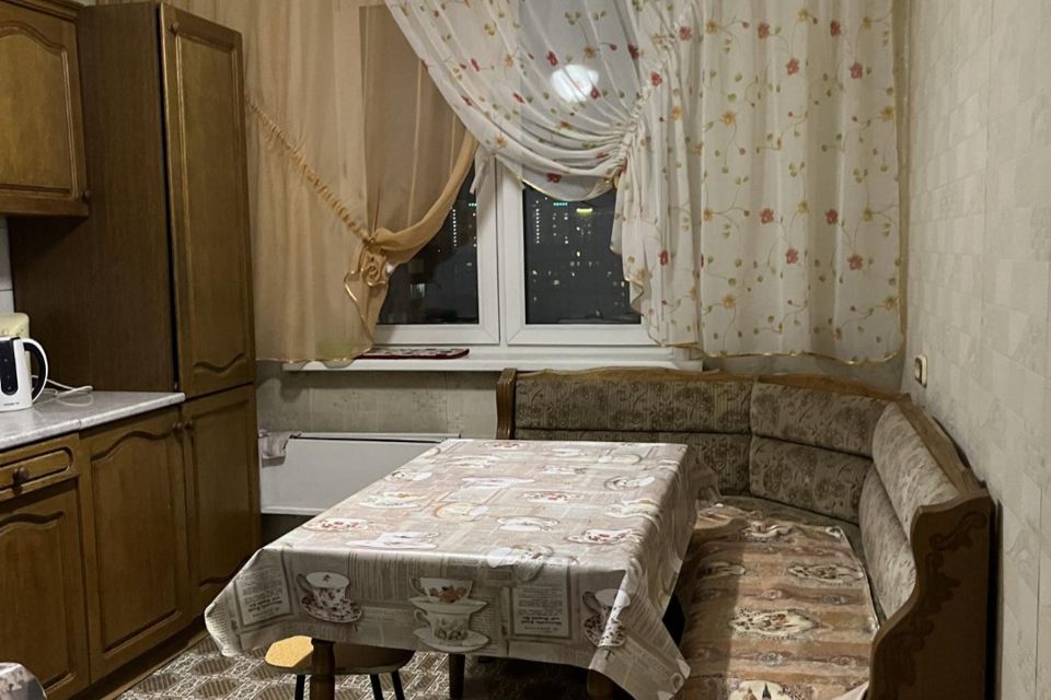 Сдаётся комната в 3-комн. квартире, 38 м²