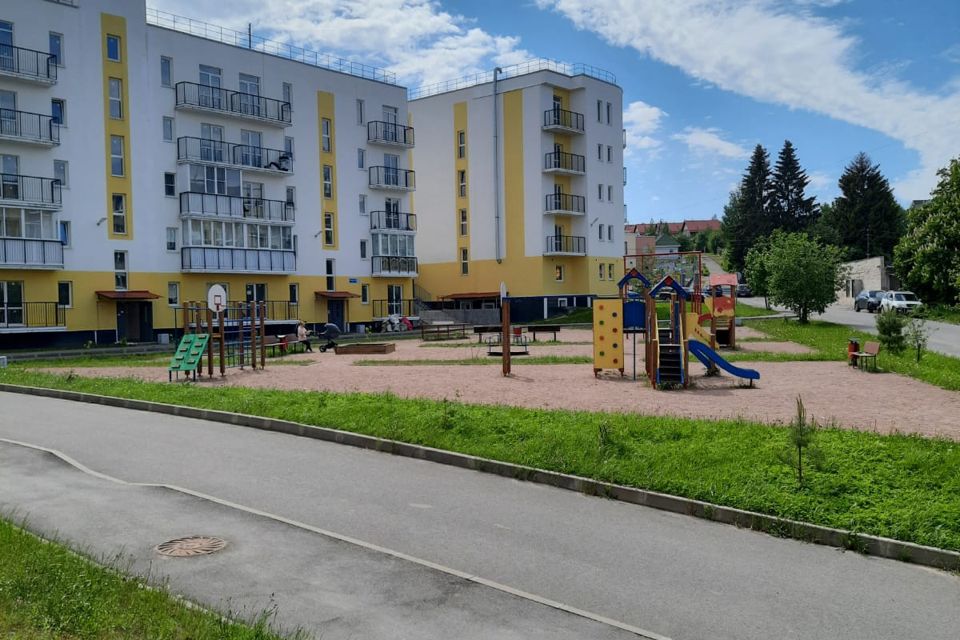 Продаётся 3-комнатная квартира, 104.6 м²