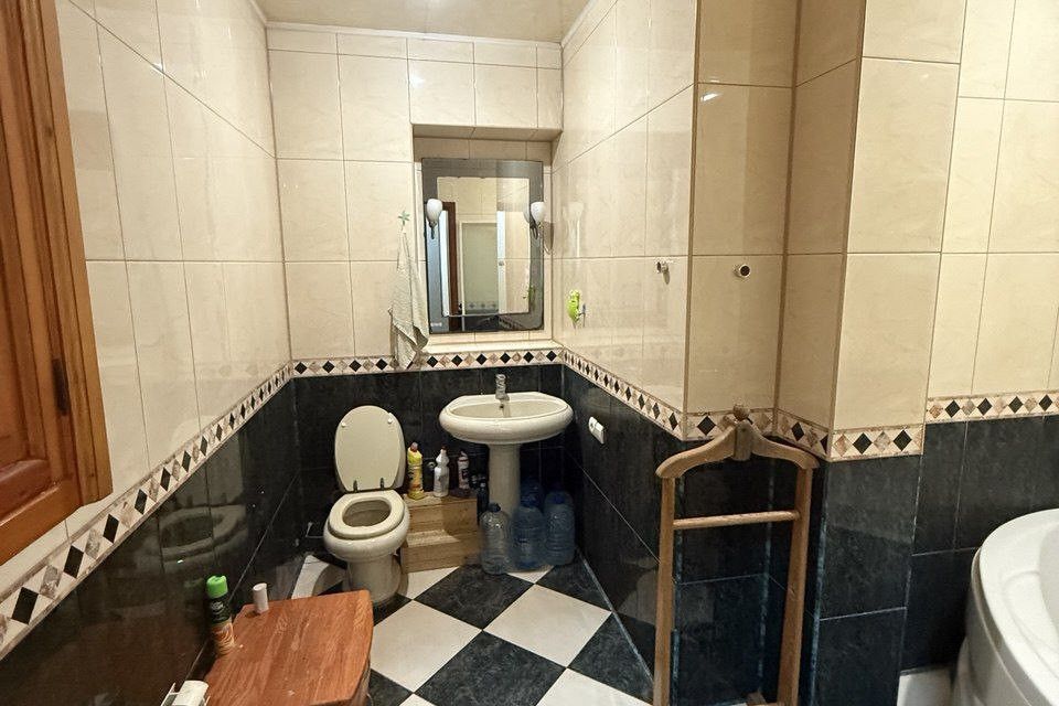 Продаётся 3-комнатная квартира, 1000 м²