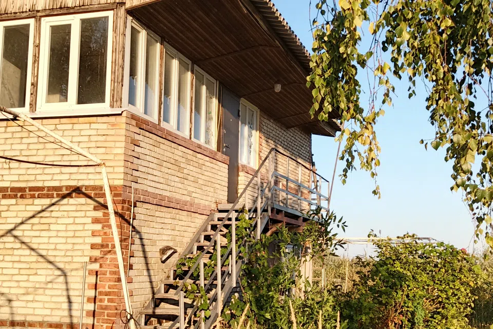 Продаётся 3-этажный дом, 215.5 м²
