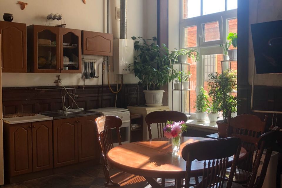 Продаётся 3-комнатная квартира, 100.6 м²