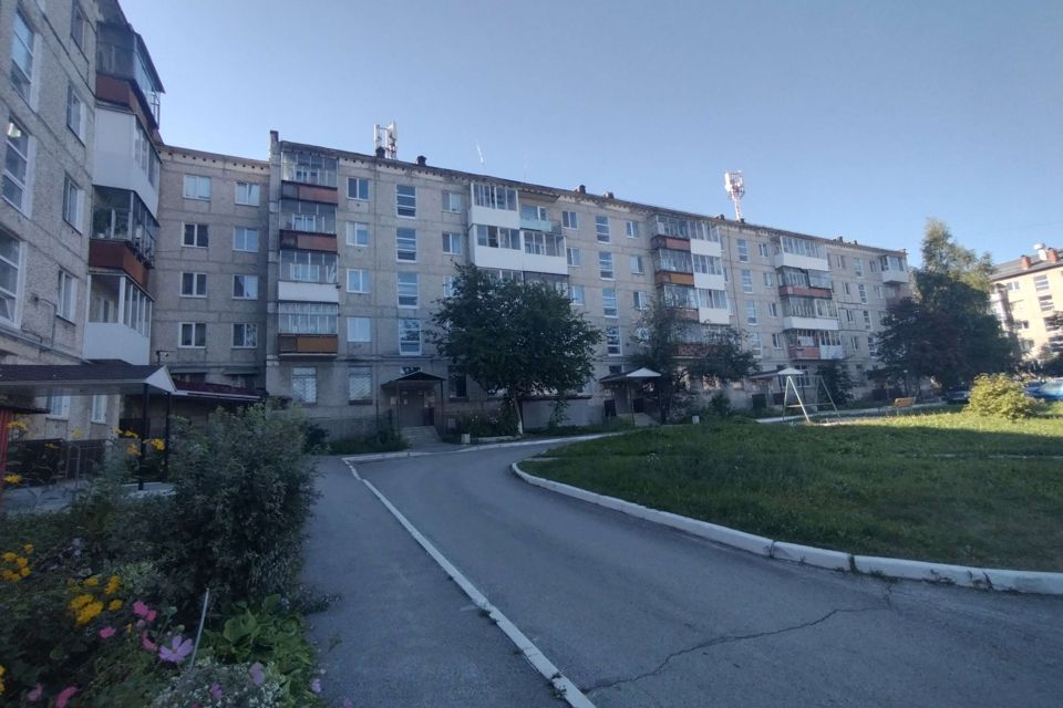 Продаётся 3-комнатная квартира, 61.4 м²