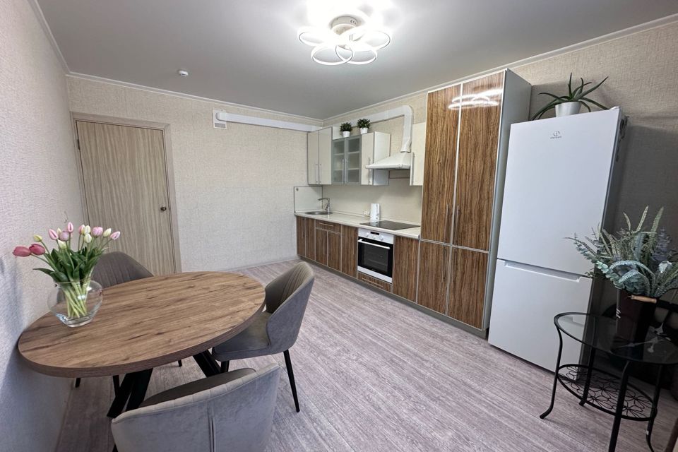 Сдаётся 2-комнатная квартира, 68 м²