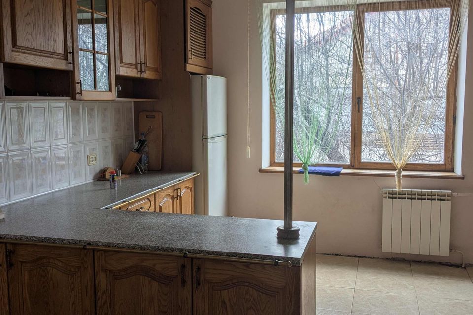 Продаётся 2-этажный дом, 270 м²