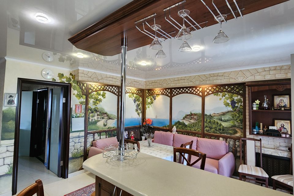 Продаётся 3-комнатная квартира, 100 м²