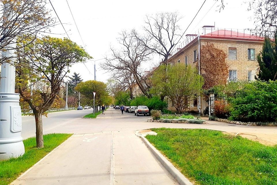 Продаётся 3-комнатная квартира, 160 м²