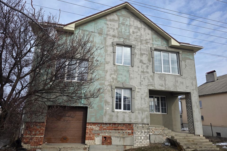 Продаётся 2-этажный дом, 370 м²