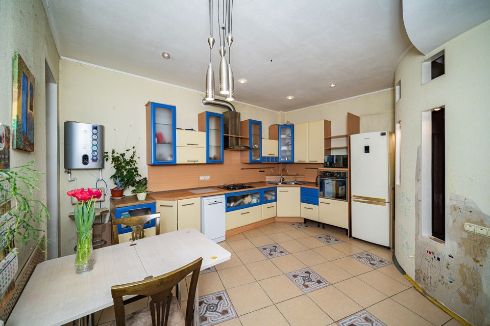 Продаётся 3-комнатная квартира, 94.9 м²