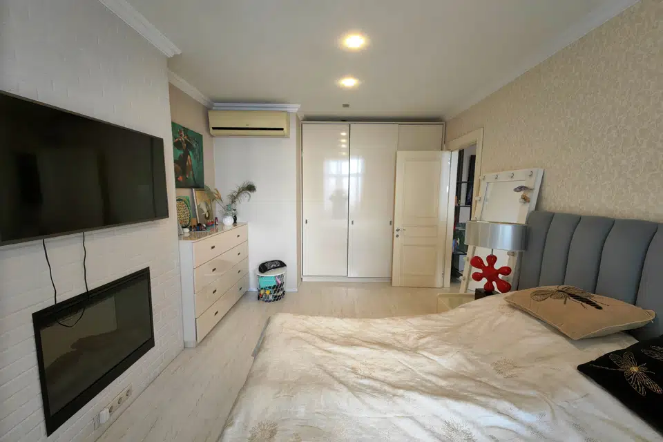 Продаётся 3-комнатная квартира, 104 м²