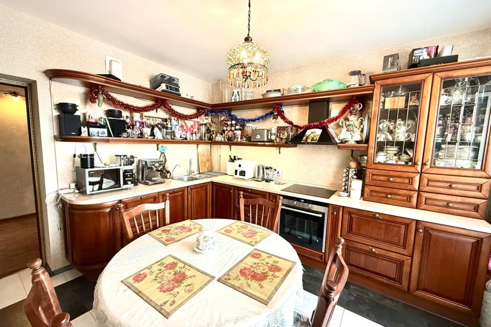 Продаётся 3-комнатная квартира, 97.6 м²