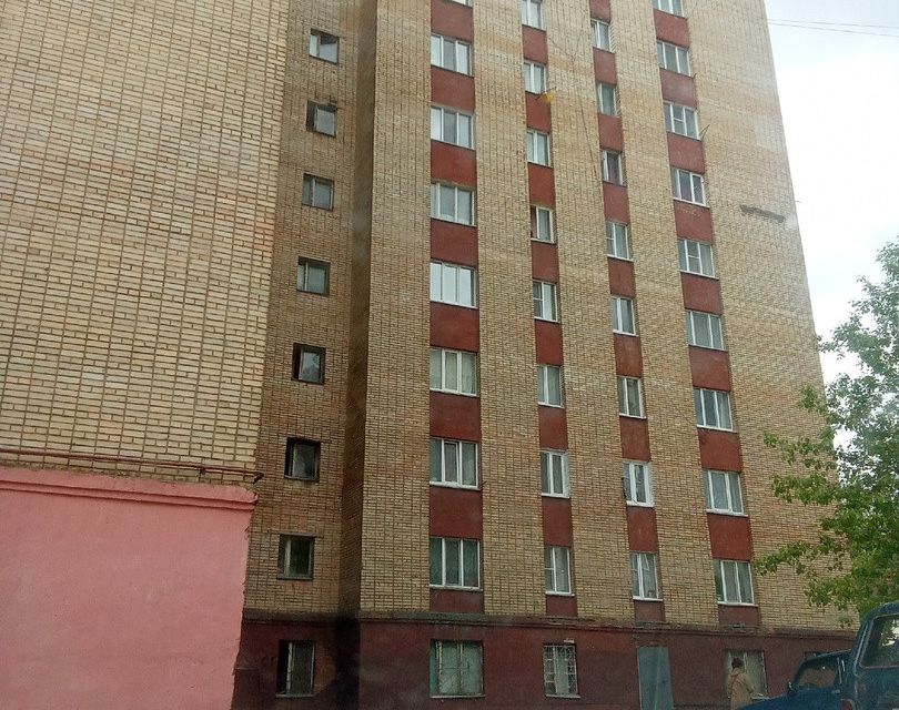 Продаётся комната в 4-комн. квартире, 90 м²