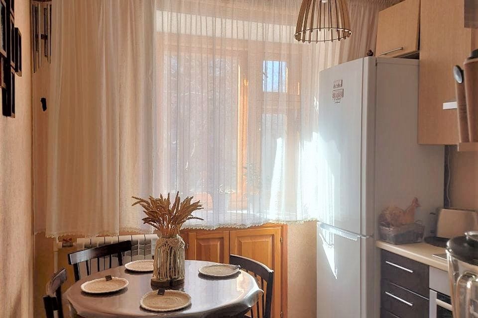 Продаётся 3-комнатная квартира, 57.8 м²