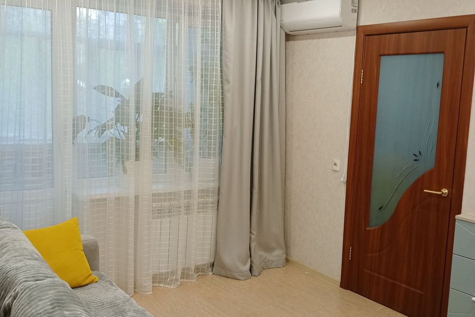 Продаётся 3-комнатная квартира, 56.9 м²