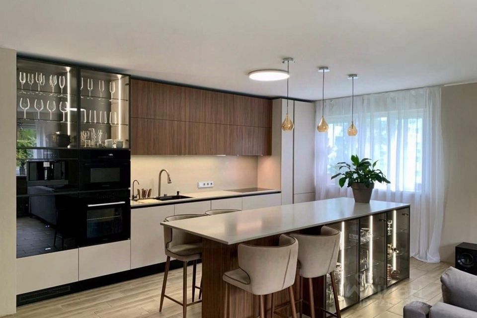 Продаётся 2-комнатная квартира, 91.5 м²