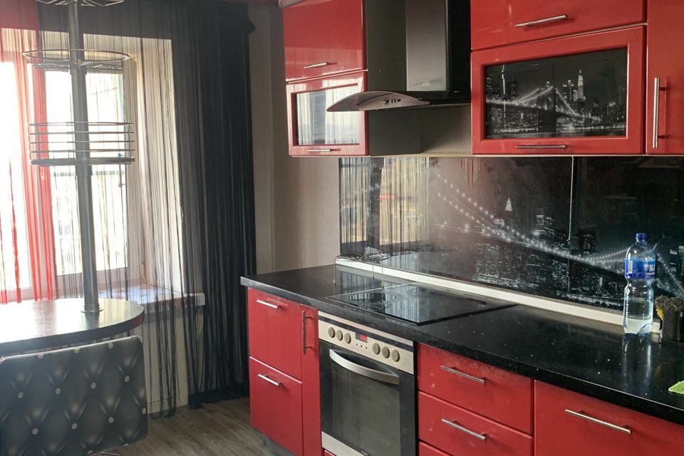Продаётся 4-комнатная квартира, 87.6 м²