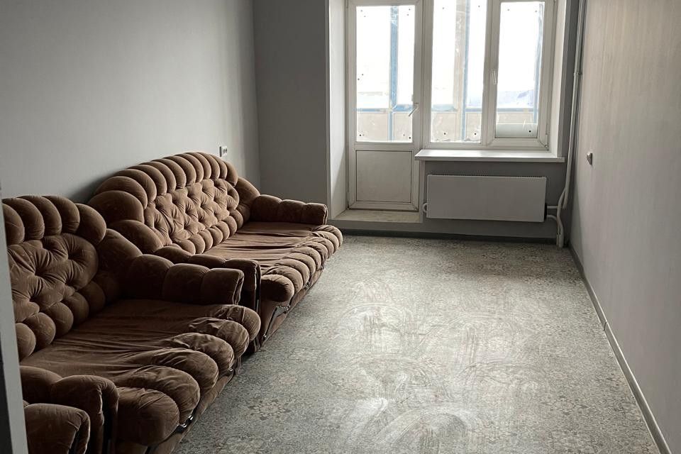 Продаётся 1-комнатная квартира, 42 м²