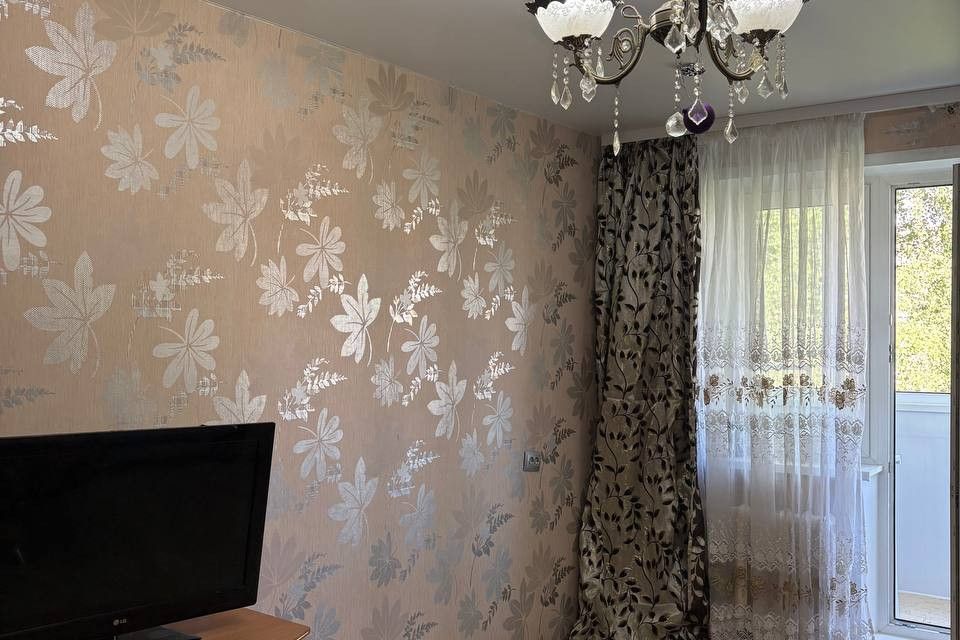 Продаётся 3-комнатная квартира, 56.4 м²