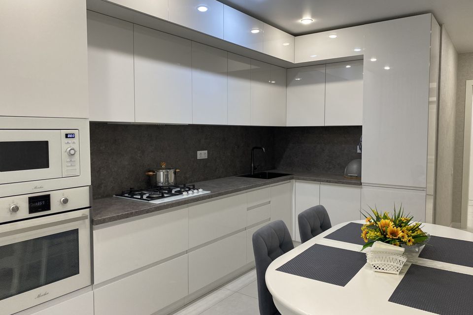 Продаётся 3-комнатная квартира, 92 м²