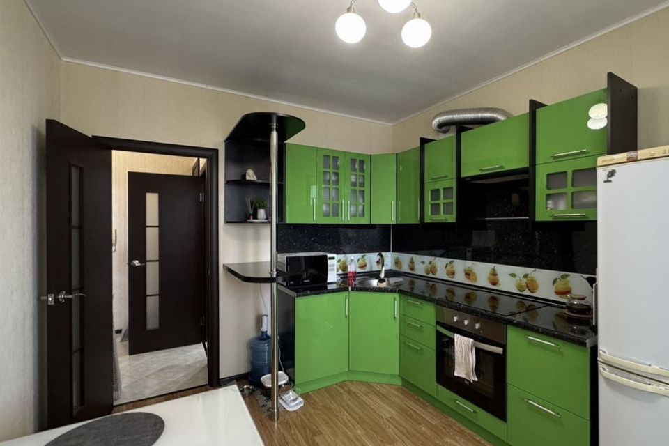 Продаётся 1-комнатная квартира, 42 м²