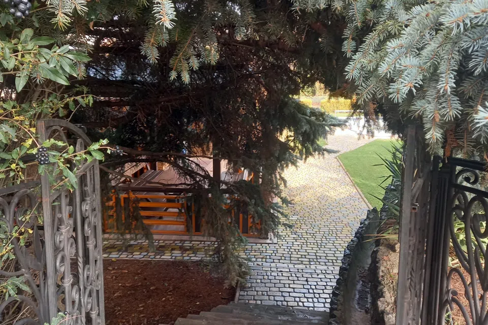 Продаётся 2-этажный дом, 277 м²