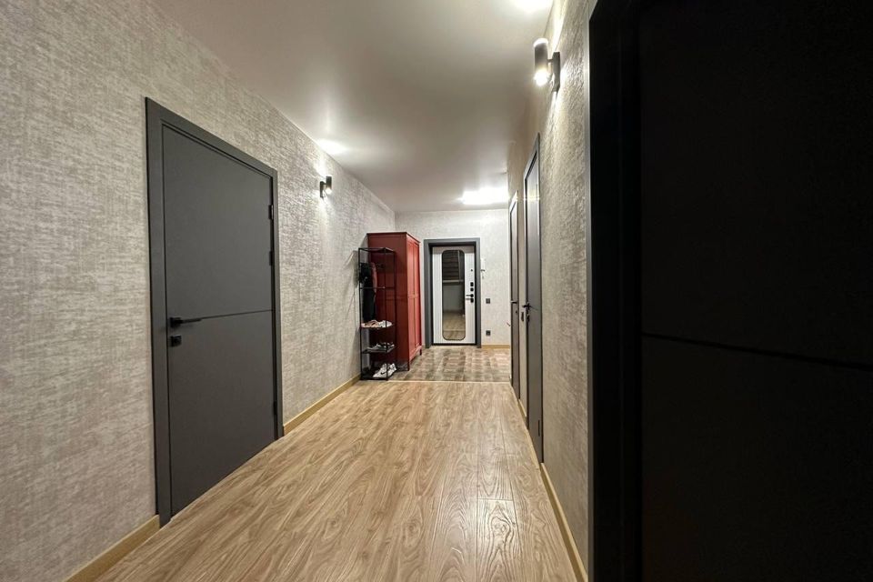 Продаётся 5-комнатная квартира, 216.5 м²