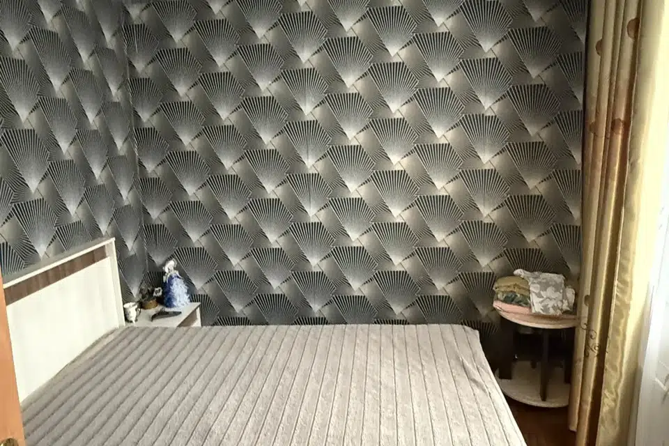 Продаётся 3-комнатная квартира, 48.8 м²
