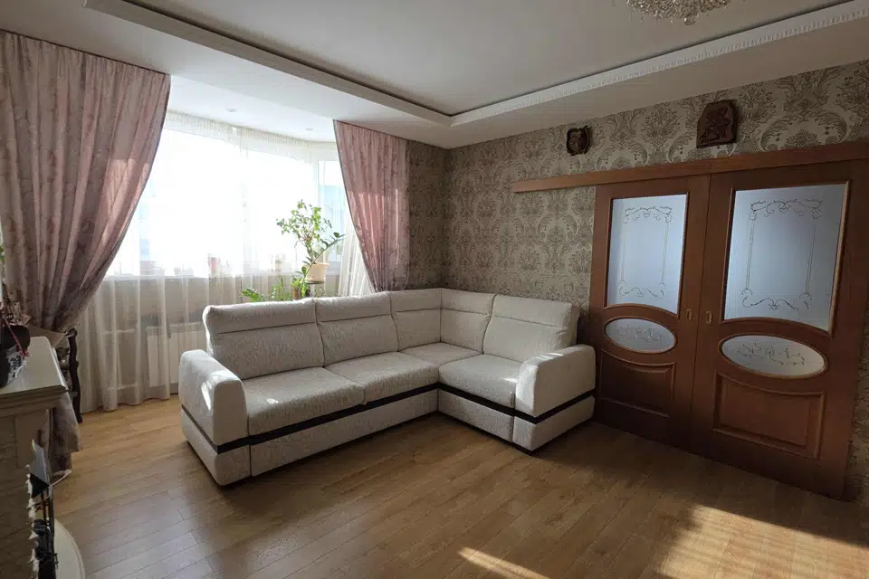 Продаётся 4-комнатная квартира, 122.6 м²