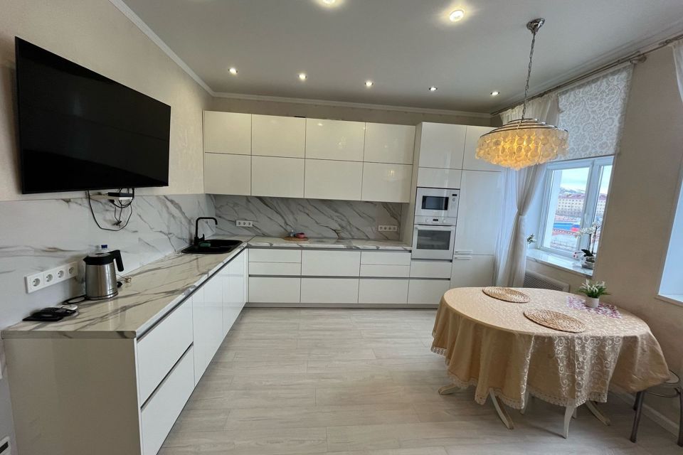 Продаётся 4-комнатная квартира, 94 м²