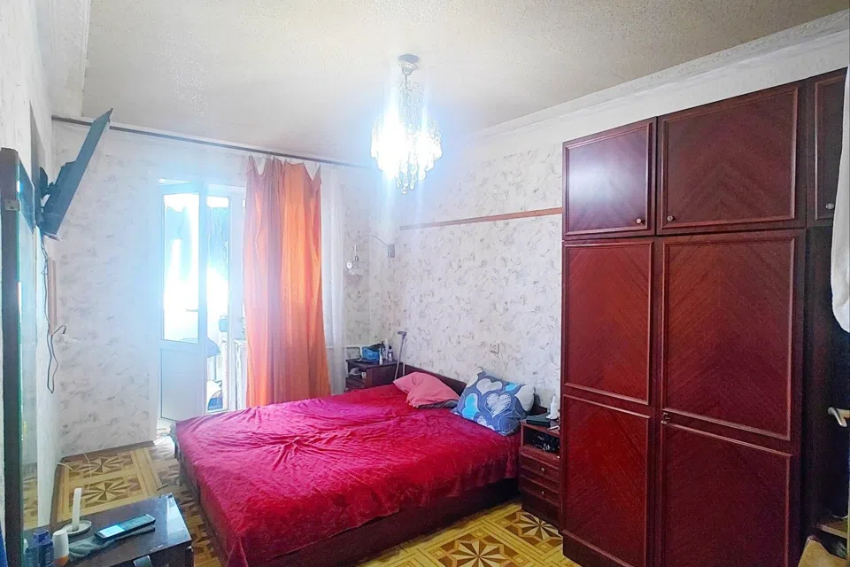 Продаётся 4-комнатная квартира, 77.7 м²