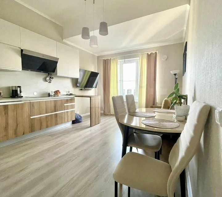 Продаётся 2-комнатная квартира, 56.4 м²