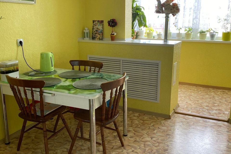 Продаётся 2-комнатная квартира, 74.4 м²