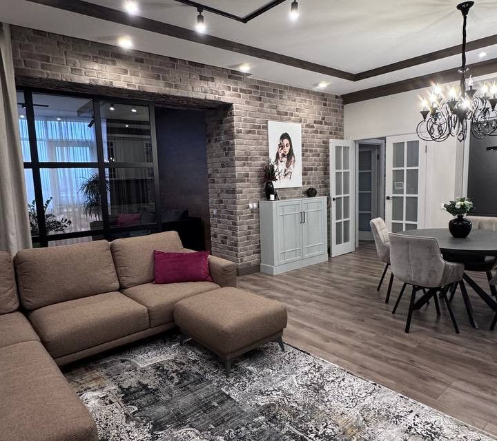 Продаётся 3-комнатная квартира, 133.7 м²