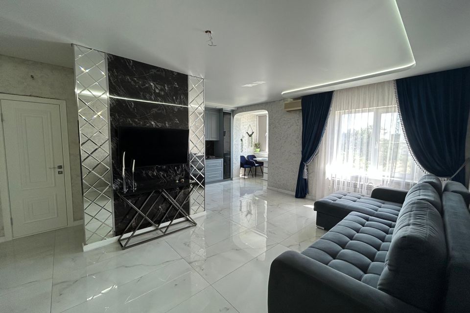 Продаётся 4-комнатная квартира, 125.9 м²