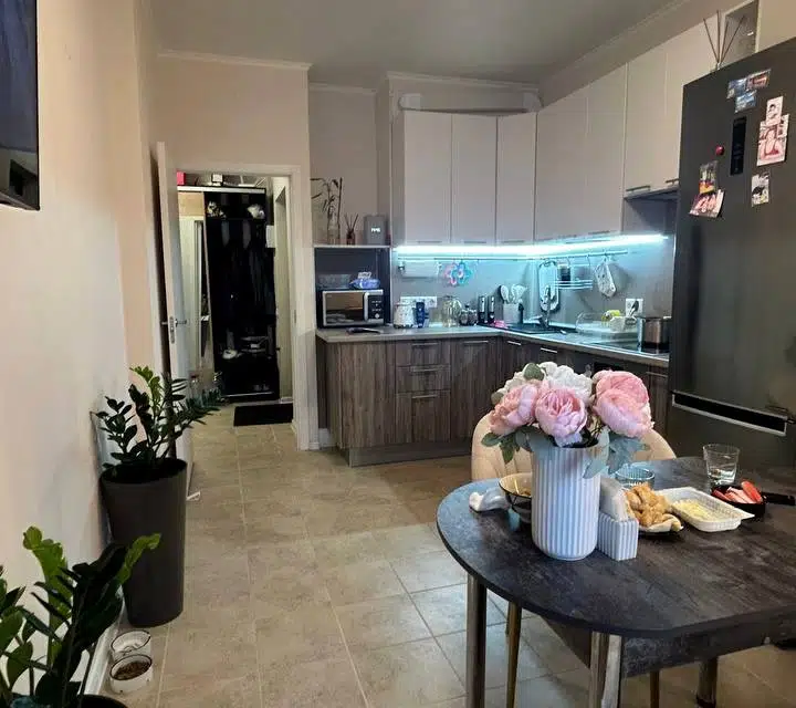 Продаётся 2-комнатная квартира, 53.5 м²