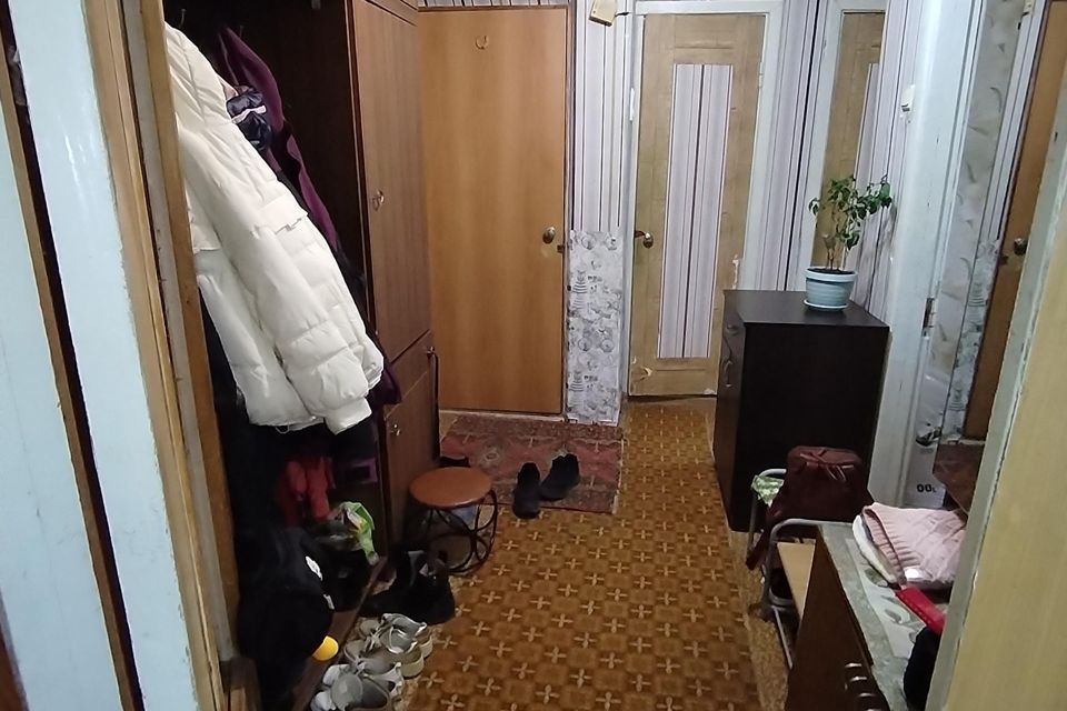Продаётся 4-комнатная квартира, 62.3 м²