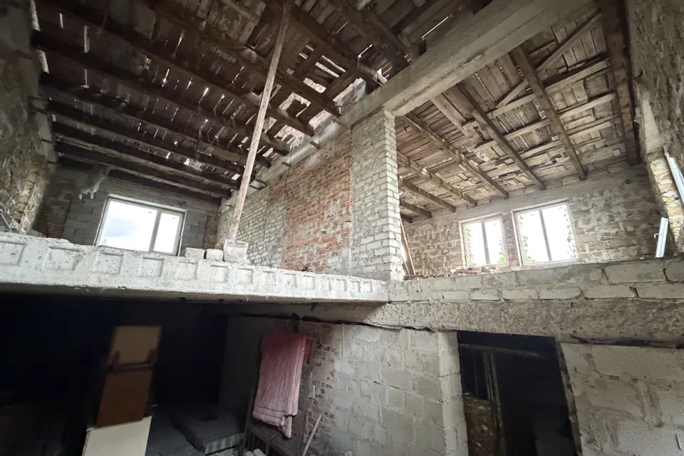 Продаётся 4-комнатная квартира, 180 м²