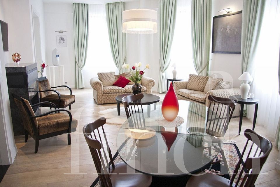 Продаётся 4-комнатная квартира, 136 м²