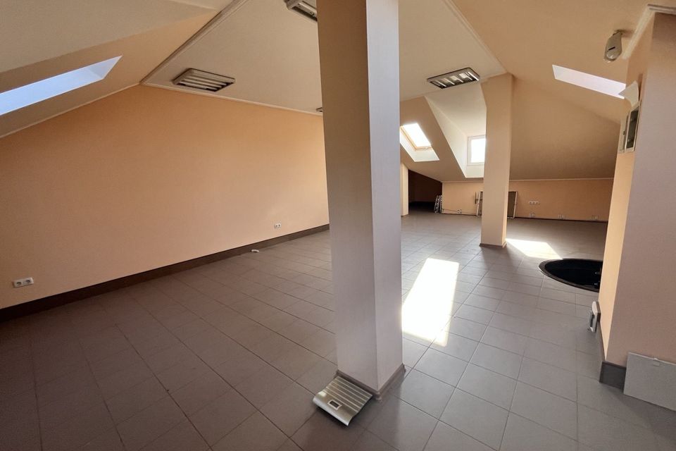 Продаётся таунхаус, 3-эт., 225 м²