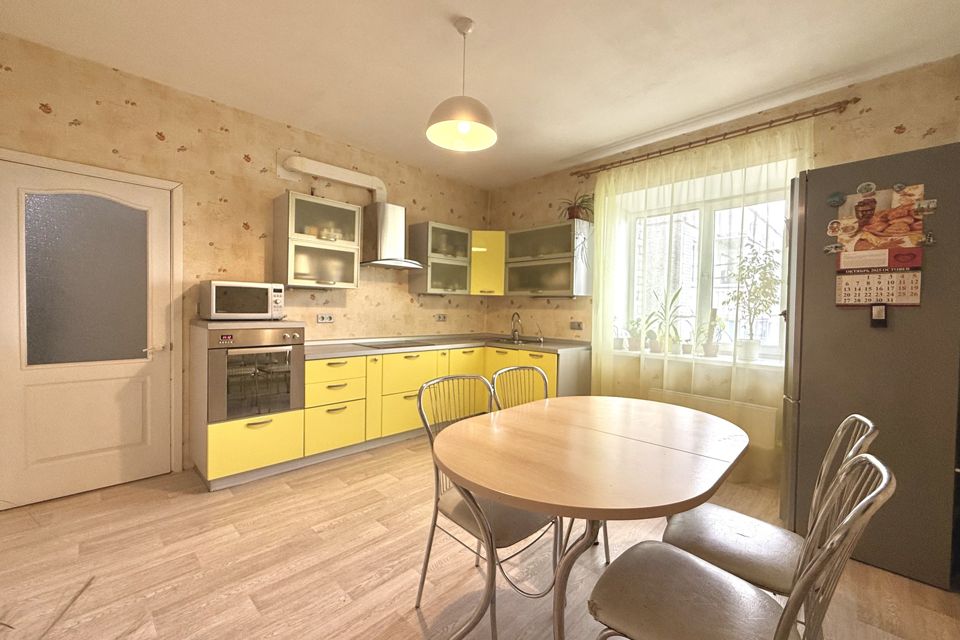 Продаётся 3-комнатная квартира, 99.7 м²