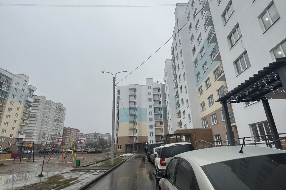 Продаётся 1-комнатная квартира, 55.8 м²