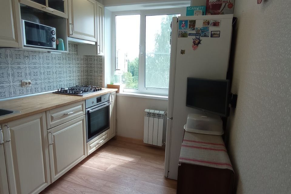 Продаётся 4-комнатная квартира, 59.7 м²