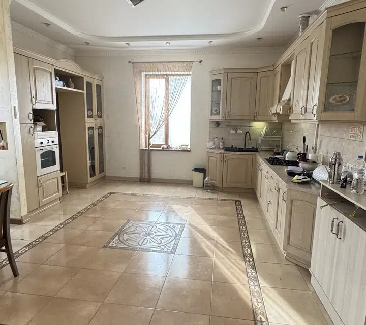 Продаётся 2-этажный дом, 350.6 м²