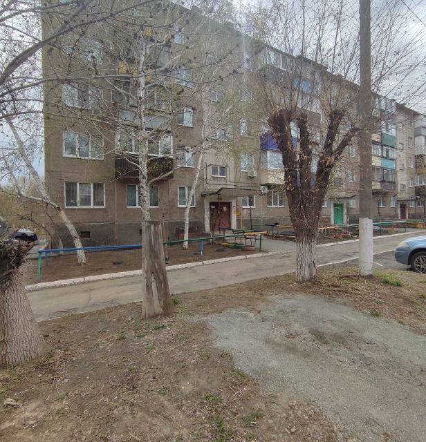 Продаётся 4-комнатная квартира, 60.7 м²