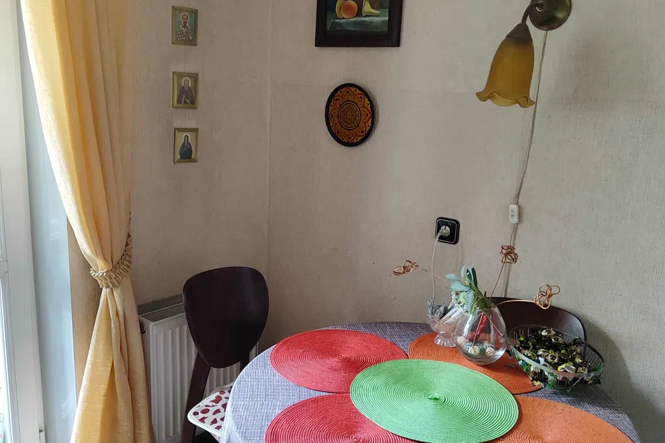 Продаётся 2-комнатная квартира, 56 м²