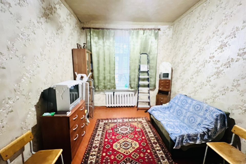 Продаётся комната в 3-комн. квартире, 15 м²