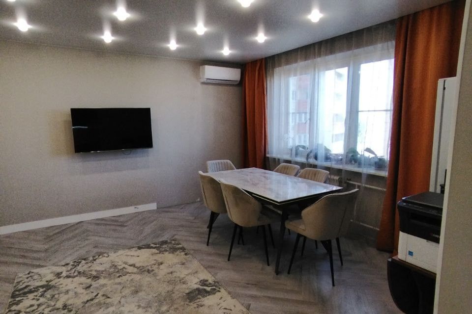 Продаётся 4-комнатная квартира, 107.5 м²