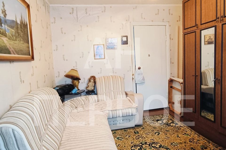 Продаётся 4-комнатная квартира, 58.7 м²