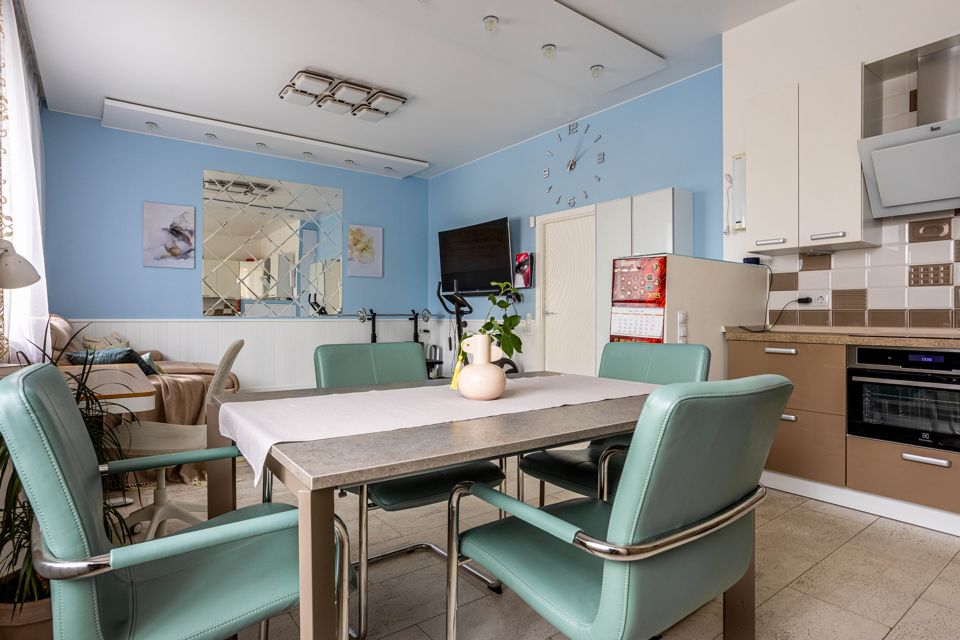 Продаётся 3-комнатная квартира, 114.6 м²